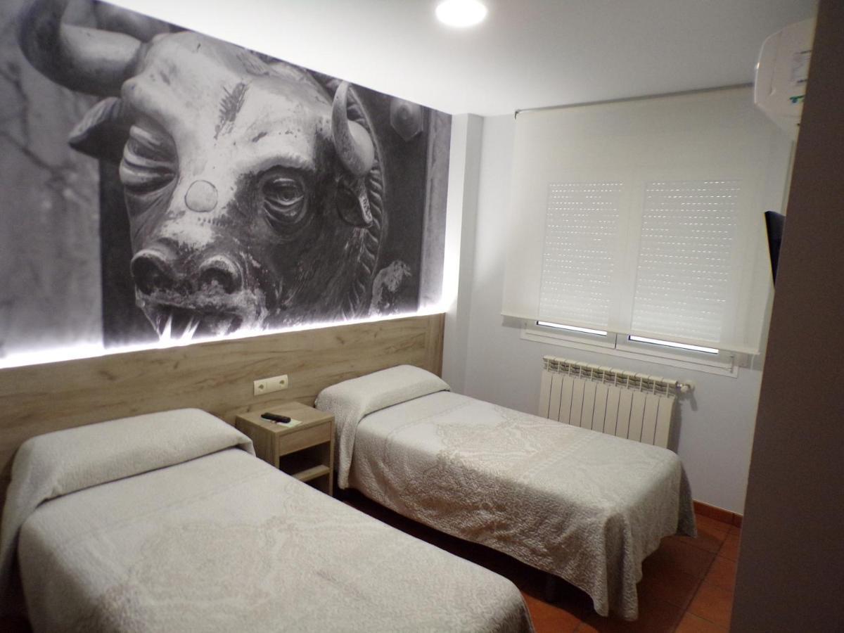 טרואל Hostal Serruchi מראה חיצוני תמונה