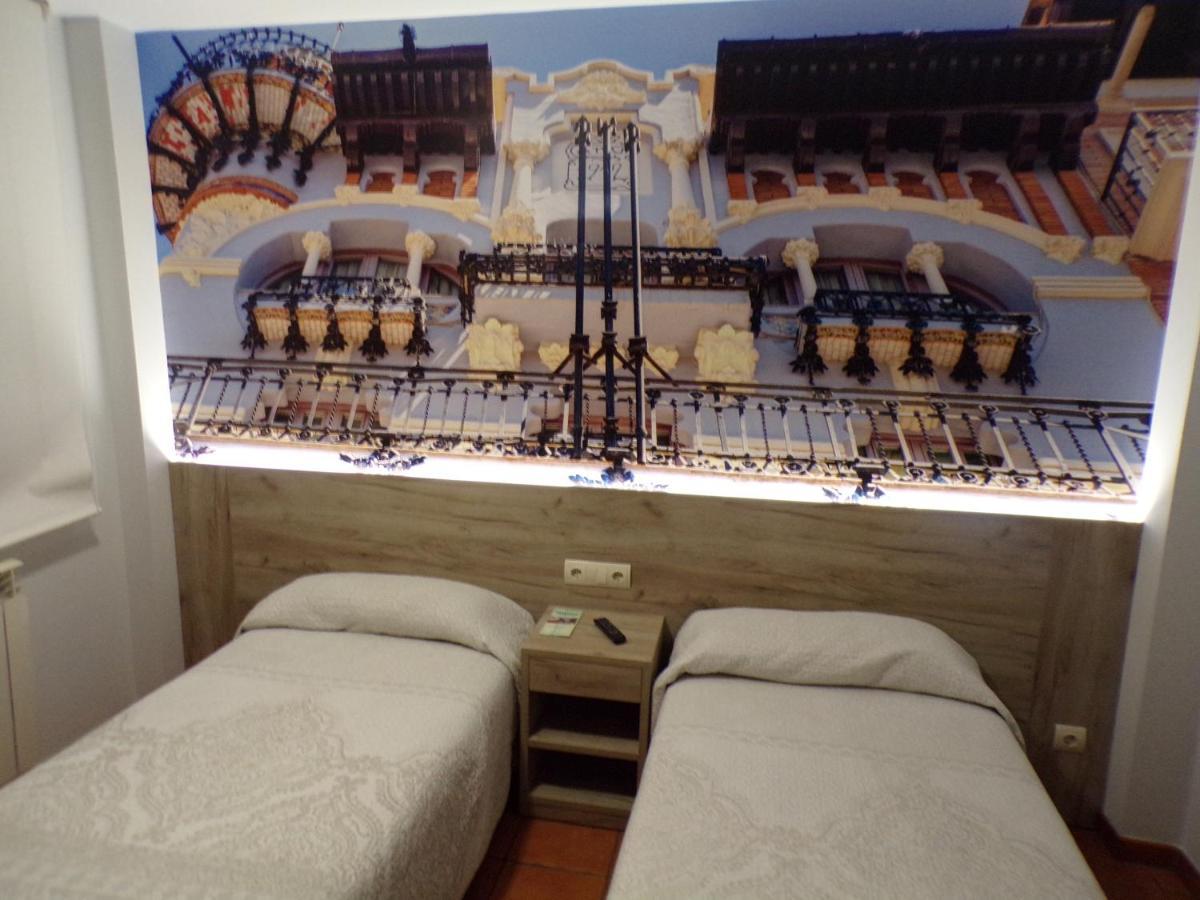 טרואל Hostal Serruchi מראה חיצוני תמונה