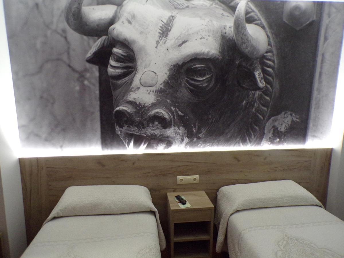 טרואל Hostal Serruchi מראה חיצוני תמונה