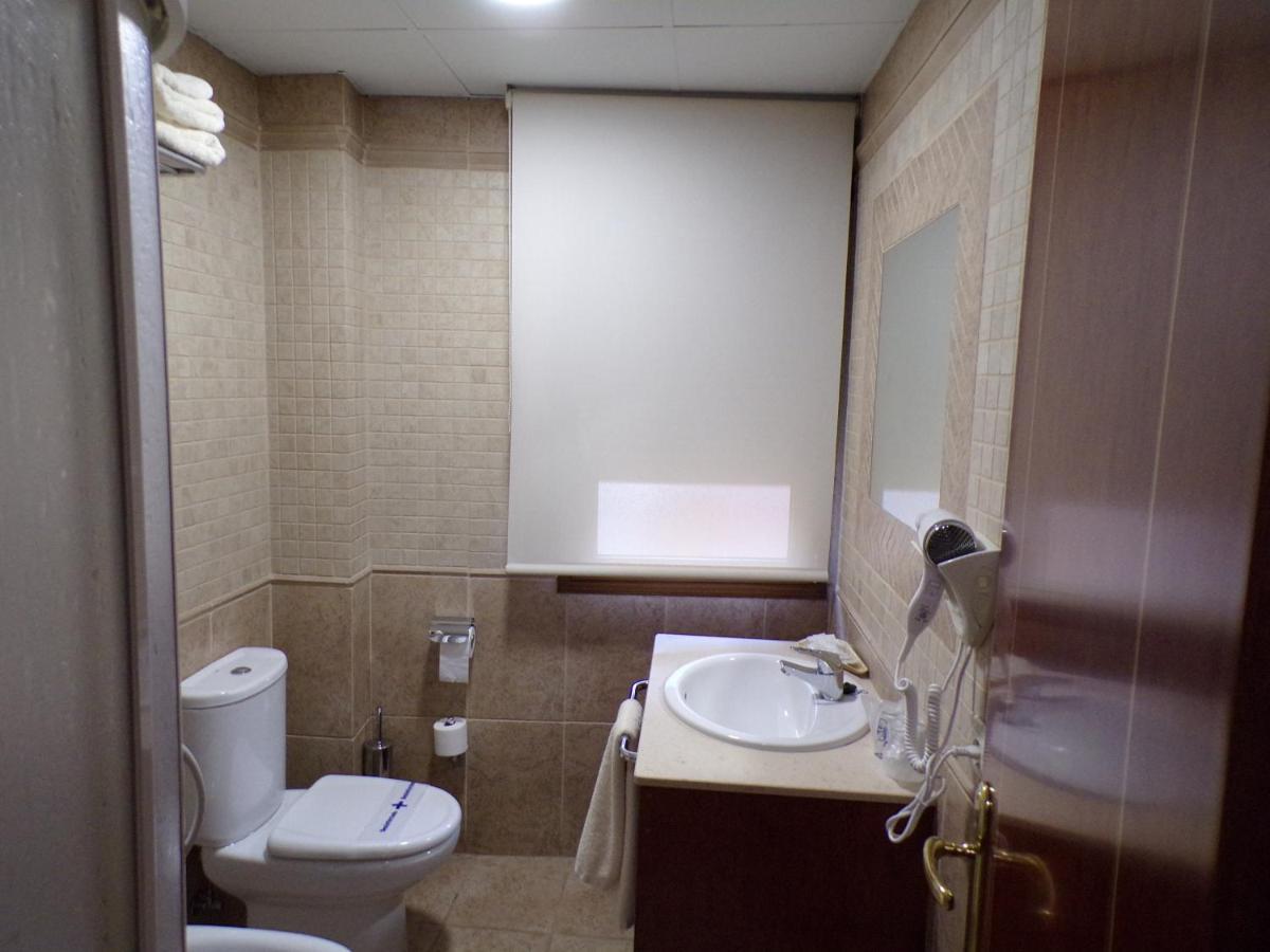 טרואל Hostal Serruchi מראה חיצוני תמונה