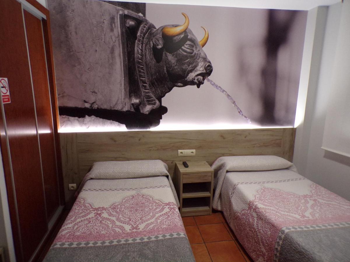 טרואל Hostal Serruchi מראה חיצוני תמונה