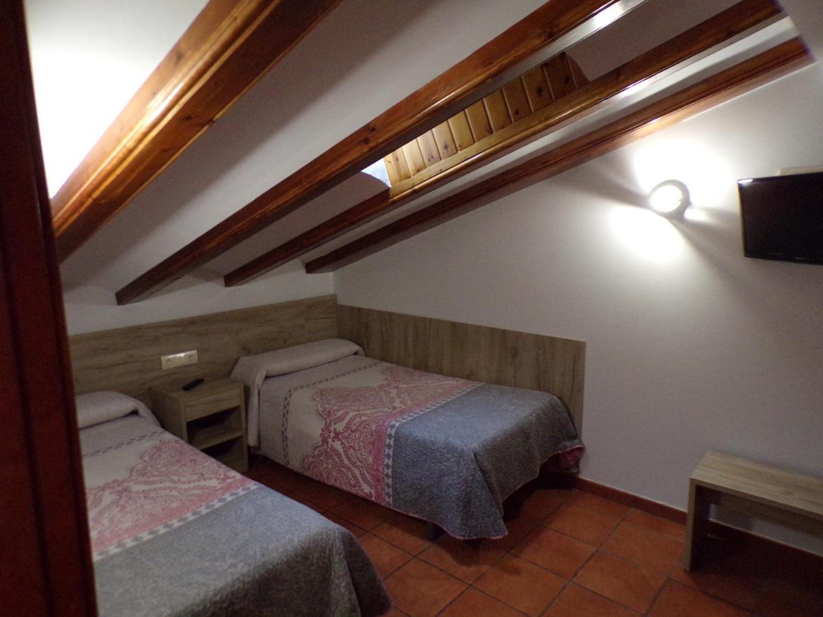 טרואל Hostal Serruchi מראה חיצוני תמונה