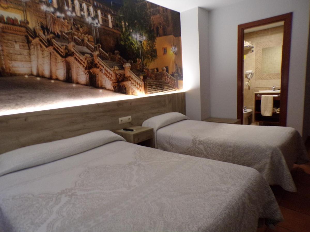 טרואל Hostal Serruchi מראה חיצוני תמונה