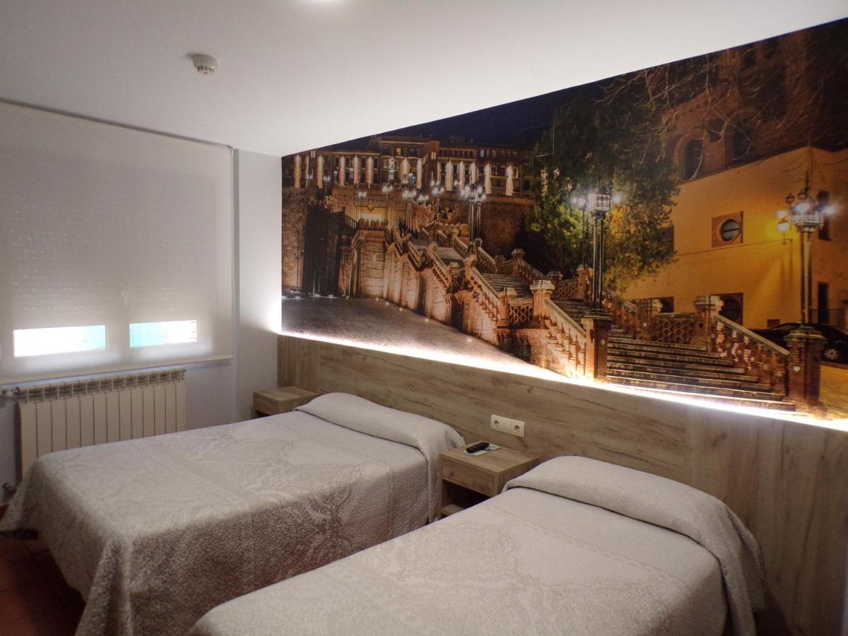 טרואל Hostal Serruchi מראה חיצוני תמונה