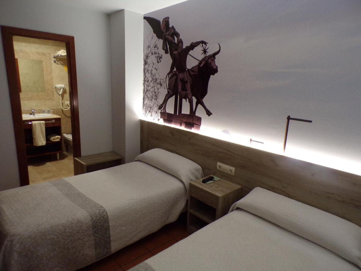 טרואל Hostal Serruchi מראה חיצוני תמונה